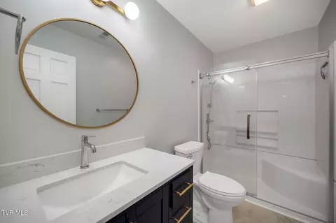 Bath - 609 Live Oak Court Johnson City Tn 37615, Johnson City, TN 37615 photo 4 of 4
