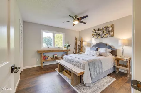 Bedroom - 609 Live Oak Court Johnson City Tn 37615, Johnson City, TN 37615 photo 3 of 6