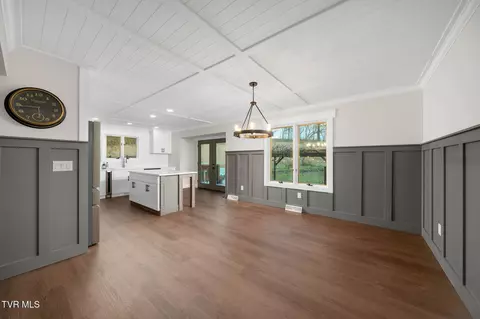 Dining - 609 Live Oak Court Johnson City Tn 37615, Johnson City, TN 37615 photo 1 of 2