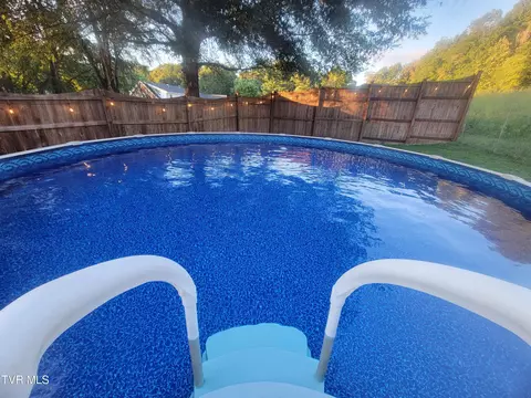 Exterior - 609 Live Oak Court Johnson City Tn 37615, Johnson City, TN 37615 photo 13 of 19