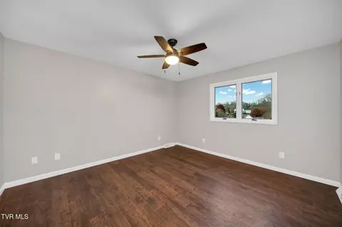Bedroom - 609 Live Oak Court Johnson City Tn 37615, Johnson City, TN 37615 photo 5 of 6