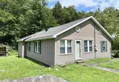 765 Crabtree Hollow Hollow Clintwood Va 24228, Clintwood, VA 24228