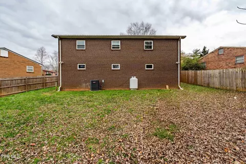 Exterior - 121 Valley Circle Gray Tn 37615, Gray, TN 37615 photo 8 of 11