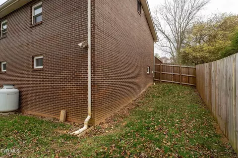 Exterior - 121 Valley Circle Gray Tn 37615, Gray, TN 37615 photo 10 of 11