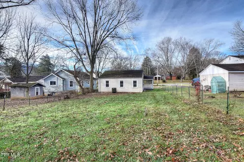 Exterior - 805 E Maple Street Johnson City Tn 37601, Johnson City, TN 37601 photo 8 of 11