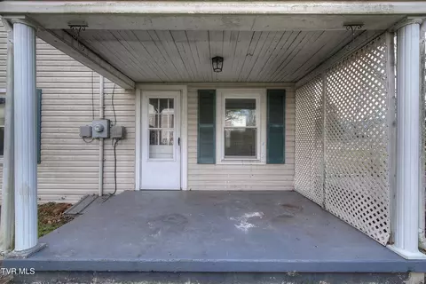 Exterior - 805 E Maple Street Johnson City Tn 37601, Johnson City, TN 37601 photo 5 of 11