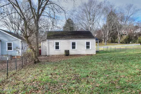 Exterior - 805 E Maple Street Johnson City Tn 37601, Johnson City, TN 37601 photo 10 of 11