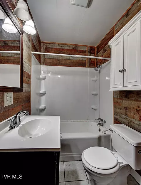 Bath - 805 E Maple Street Johnson City Tn 37601, Johnson City, TN 37601 photo 1 of 1