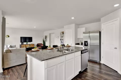 Kitchen - 342 Alta Tree Blvd Johnson City Tn 37604, Johnson City, TN 37604 photo 5 of 5