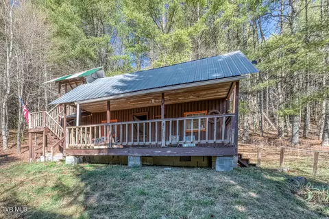 240 Phil Arnett Road Roan Mountain Tn 37687, Roan Mountain, TN 37687