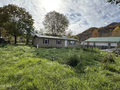 108 Crook Street Hampton Tn 37658, Hampton, TN 37658 photo 3