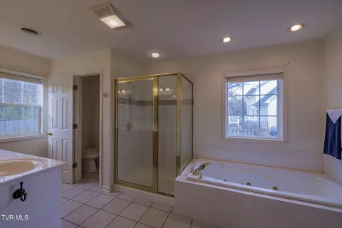 Bath - 620 Glen Oaks Place Johnson City Tn 37615, Johnson City, TN 37615 photo 1 of 6
