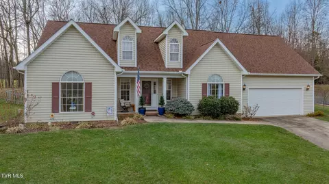 620 Glen Oaks Place Johnson City Tn 37615, Johnson City, TN 37615