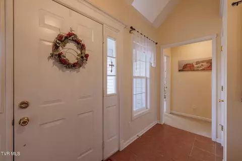 Entry Way - 620 Glen Oaks Place Johnson City Tn 37615, Johnson City, TN 37615 photo 3 of 3
