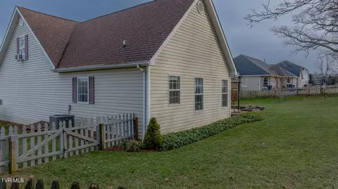 Exterior - 620 Glen Oaks Place Johnson City Tn 37615, Johnson City, TN 37615 photo 6 of 6