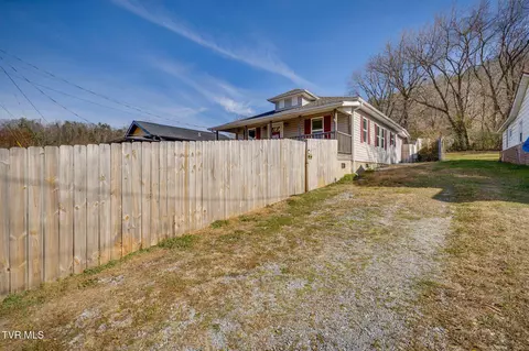 205 Okolona Drive Erwin Tn 37650, Erwin, TN 37650 photo 3