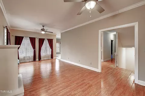Living - 1000 Quail Run Erwin Tn 37650, Erwin, TN 37650 photo 2 of 4
