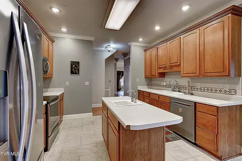 Kitchen - 1000 Quail Run Erwin Tn 37650, Erwin, TN 37650 photo 2 of 4