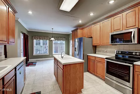 Kitchen - 1000 Quail Run Erwin Tn 37650, Erwin, TN 37650 photo 3 of 4