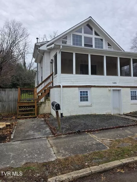 108 W K Street Elizabethton Tn 37643, Elizabethton, TN 37643