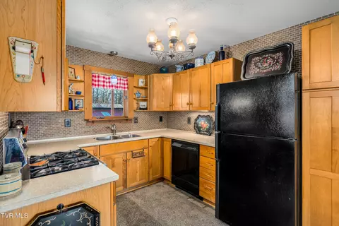 Kitchen - 500 Urbana Road Limestone Tn 37681, Limestone, TN 37681 photo 2 of 3