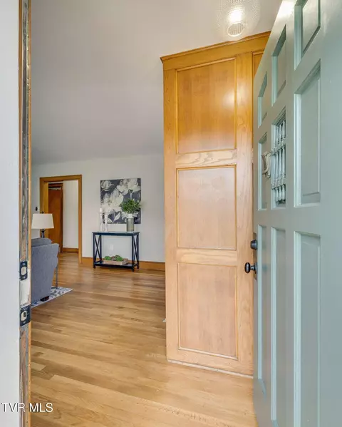 Entry Way - 215 Cherry Lane Bristol Va 24201, Bristol, VA 24201 photo 1 of 1