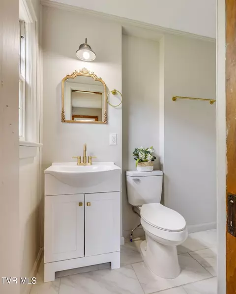 Bath - 215 Cherry Lane Bristol Va 24201, Bristol, VA 24201 photo 1 of 4