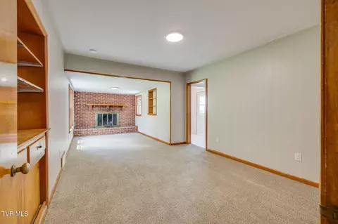 Living - 215 Cherry Lane Bristol Va 24201, Bristol, VA 24201 photo 4 of 7