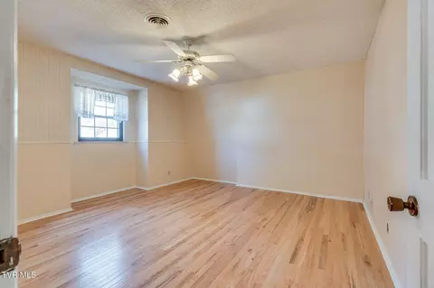 Bedroom - 557 Valley Avenue Erwin Tn 37650, Erwin, TN 37650 photo 3 of 6