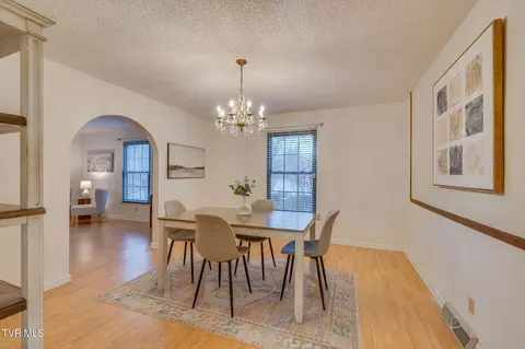 Dining - 557 Valley Avenue Erwin Tn 37650, Erwin, TN 37650 photo 3 of 5