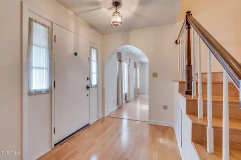 Entry Way - 557 Valley Avenue Erwin Tn 37650, Erwin, TN 37650 photo 2 of 3