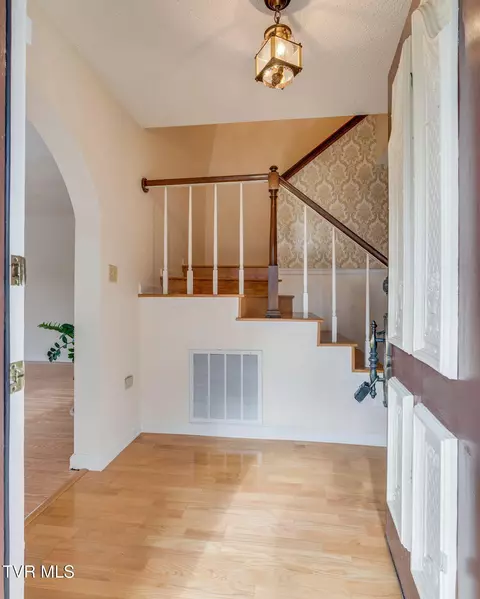 Entry Way - 557 Valley Avenue Erwin Tn 37650, Erwin, TN 37650 photo 1 of 3