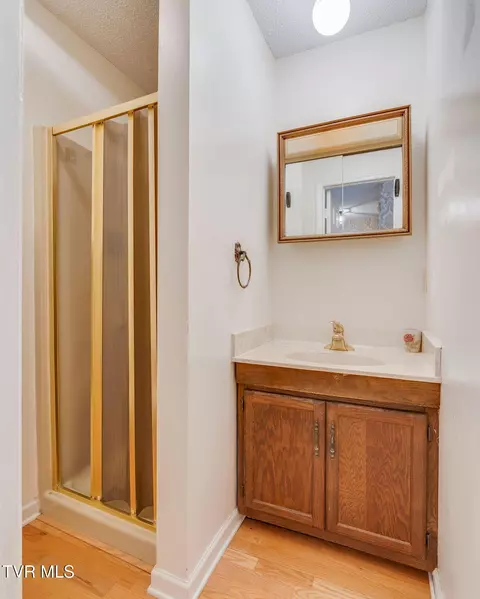 Bath - 557 Valley Avenue Erwin Tn 37650, Erwin, TN 37650 photo 1 of 4