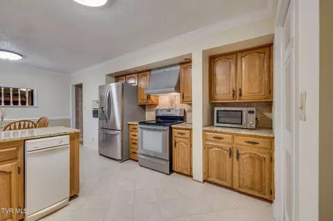Kitchen - 557 Valley Avenue Erwin Tn 37650, Erwin, TN 37650 photo 2 of 3