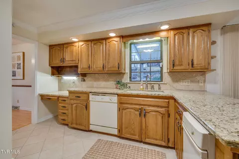 Kitchen - 557 Valley Avenue Erwin Tn 37650, Erwin, TN 37650 photo 3 of 3