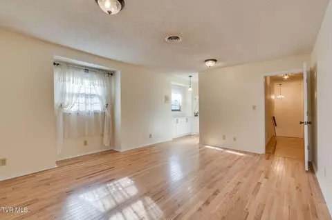 Living - 557 Valley Avenue Erwin Tn 37650, Erwin, TN 37650 photo 4 of 4