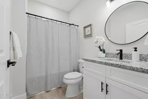 Bath - 417 Elbert Way Bristol Va 24202, Bristol, VA 24202 photo 2 of 2