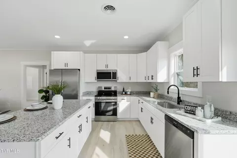 Kitchen - 417 Elbert Way Bristol Va 24202, Bristol, VA 24202 photo 3 of 3
