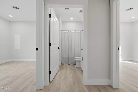 Entry Way - 417 Elbert Way Bristol Va 24202, Bristol, VA 24202 photo 2 of 2