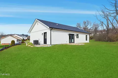 Exterior - 417 Elbert Way Bristol Va 24202, Bristol, VA 24202 photo 6 of 7