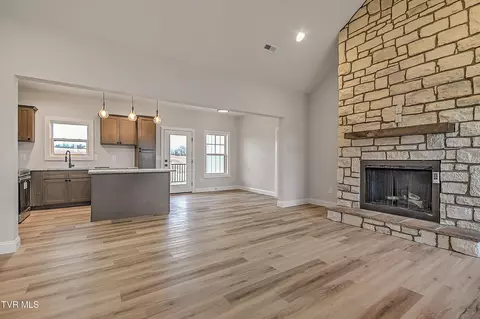 Living - 3270 Old State Route 34 Limestone Tn 37681, Limestone, TN 37681 photo 4 of 5