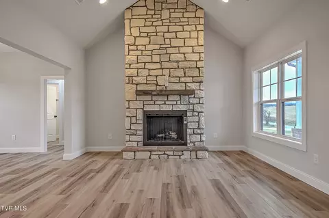 Living - 3270 Old State Route 34 Limestone Tn 37681, Limestone, TN 37681 photo 2 of 5