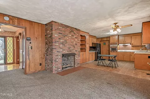Living - 420 Terry Drive Bristol Va 24201, Bristol, VA 24201 photo 3 of 4