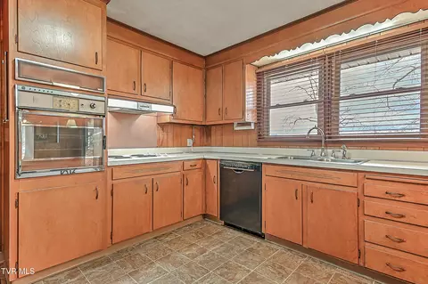 Kitchen - 420 Terry Drive Bristol Va 24201, Bristol, VA 24201 photo 4 of 5