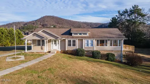 1002 Dawning Road Road Newport Tn 37821, Newport, TN 37821