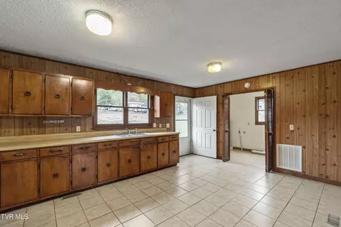 Kitchen - 2851 Hwy 107 Chuckey Tn 37641, Chuckey, TN 37641 photo 1 of 3