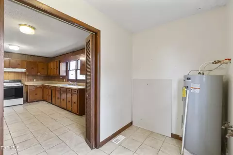 Entry Way - 2851 Hwy 107 Chuckey Tn 37641, Chuckey, TN 37641 photo 1 of 1