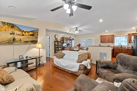 44 Primrose Court Chuckey Tn 37641, Chuckey, TN 37641 photo 3