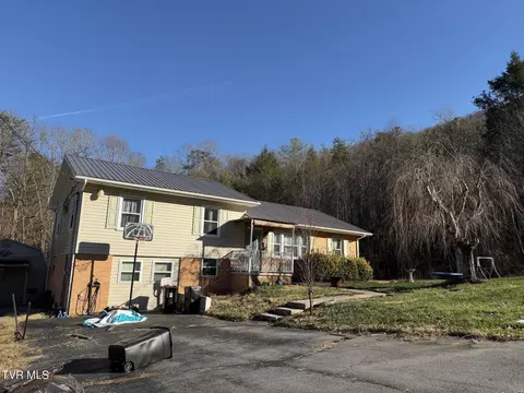 Exterior - 208 Sycamore Street Erwin Tn 37650, Erwin, TN 37650 photo 4 of 7