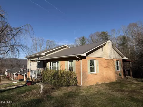 Exterior - 208 Sycamore Street Erwin Tn 37650, Erwin, TN 37650 photo 3 of 7